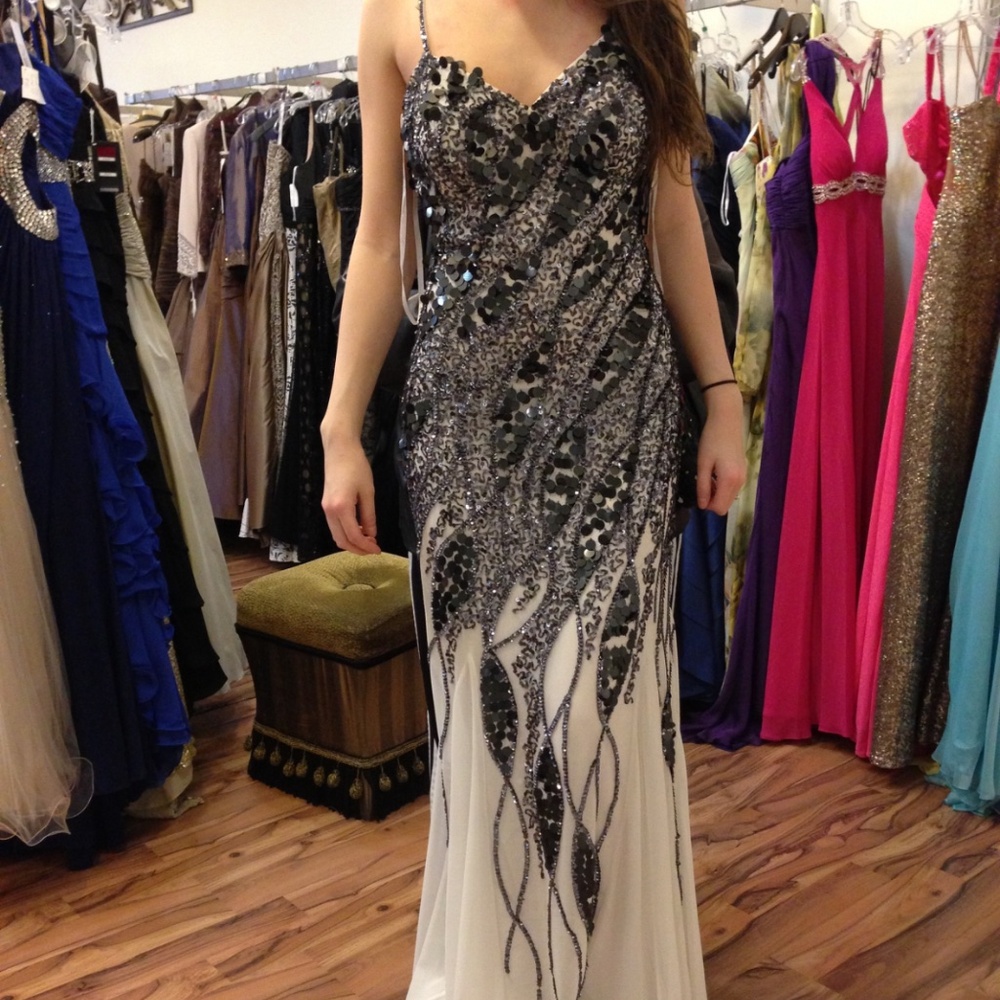 Faviana Dress